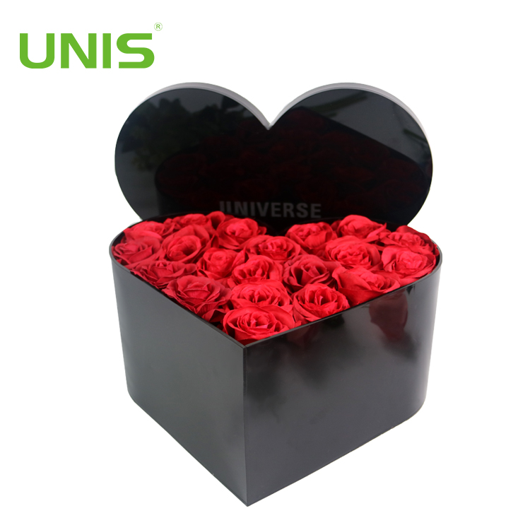 Black And White Heart-shaped Waterproof Customizable Acrylic Flower Box